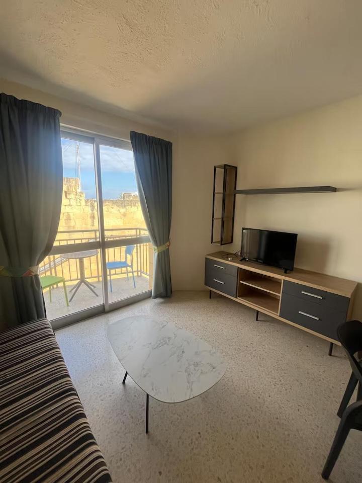 Apartment 2 Bedrm Balluta Bay Sliema